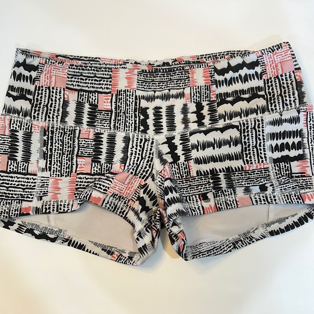 FLEO Shorts - M